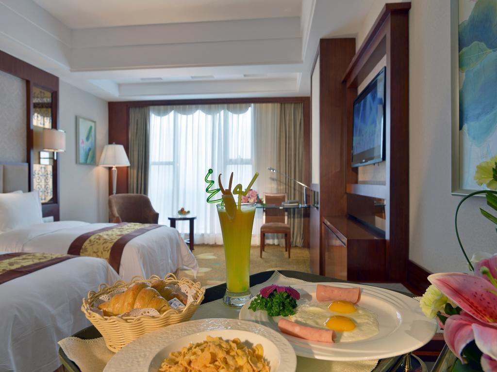 Dongguan Huilihua Hotel Exterior photo