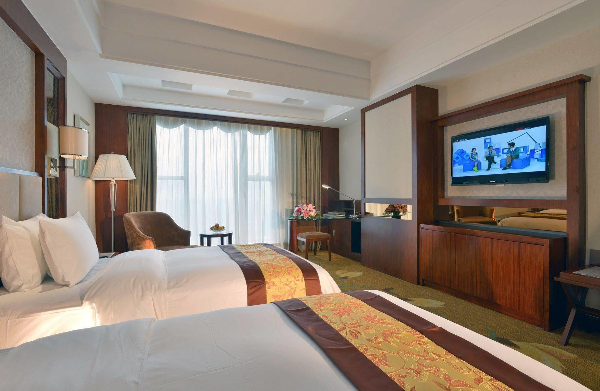 Dongguan Huilihua Hotel Exterior photo